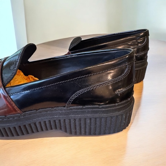 Tod’s Black and Maroon Chunky Sole Loafers - Picture 4 of 8